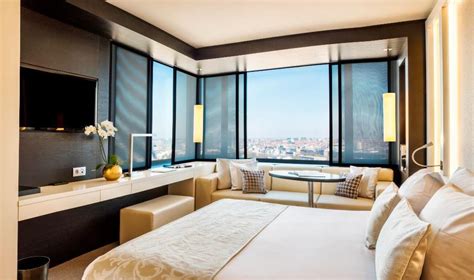 And for a good day start, breakfast is always included. The Hotel Bruxelles 4 étoiles