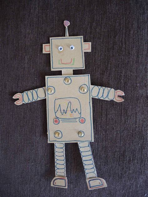 Like Fun And Easy Craft For A Young Child Lifesized Magnetic Robot