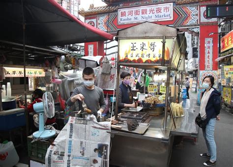Search for text in self post contents. 武漢肺炎／陳時中：攤商及第一線服務人員應戴口罩 | 生活 | 重點新聞 | 中央社 CNA