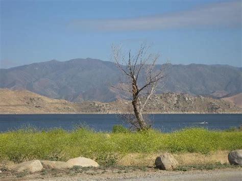 Lake isabella (also called isabella lake )12 is a reservoir in kern county, california created by the earthen isabella dam. lake isabella | Lake Isabella, California | Lake isabella ...