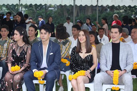 Jun 17, 2021 · เคลลี่ ธนะพัฒน์ นักแสดงหนุ่มมากความสามารถ ที่ได้ผันตัวออกมาเป็นนักแสดงอิสระ และได้มีโอกาสโคจรร่วมงานกันกับ แคทรียา อิงลิช ในละครเรื่อง. ค่ายพอดีคำ บวงสรวงละคร "สะใภ้อิมพอร์ต"มิกค์ ทองระย้า, มิน ...