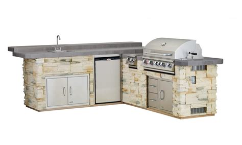 Larger than life, smooth flowing lines with everything you need to show off your cooking skills whilst entertaining friends or family. Bull Outdoor Kitchens - Sundance Leisure