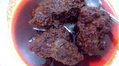 Kalau tengok mak buat selalunya mau berejam lamanya…. Rendang Daging Hitam : Rendang Warisan Kuala Lipis ...