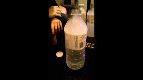 Unfrozen Bottle Of Water To Frozen In Seconds Youtube
