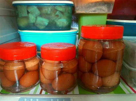 Telur mengandungi pelbagai asid amino dan ini bermakna ia adalah sumber protein lengkap. Cara Buat Telur Masin Homemade Guna Telur Ayam, Bajet RM10 ...