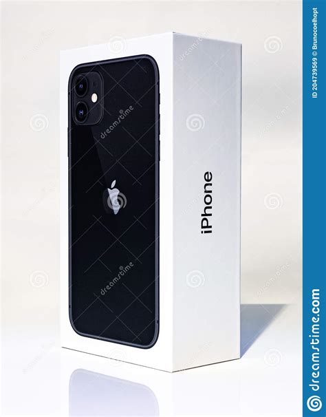 Apple Iphone 11 Box Editorial Stock Image Image Of White 204739569