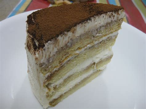 Kak ana ada bagi resepi untuk buat tiramisu ni dalam dua versi. nyummcakes: Kek Tiramisu