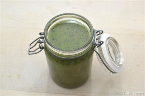 Grazie alla suo gusto delicato ma caratteristico e alla consistenza cremosa e vellutata, può essere consumata da sola con le dosi indicate in questa mia ricetta vi consentiranno di preparare circa 250g di crema al pistacchio. » Crema di pistacchio - Ricetta Crema di pistacchio di Misya