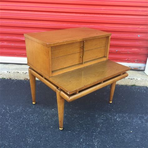 Mid century side tables don't only give you a place to rest refreshments. Mid Century End Table With Drawer by Kent Coffey | Chairish