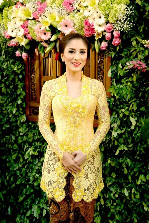 Kebaya Modern Tahun 2018  Uprint.id