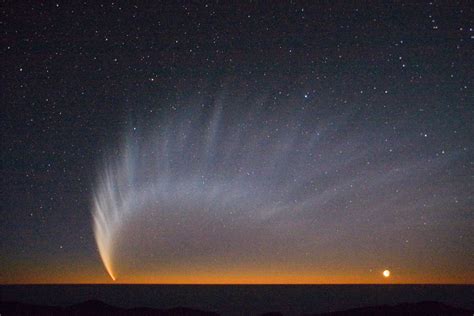 Comet Mcnaught The Great Comet Of 2007 The Brightest Comet In Over