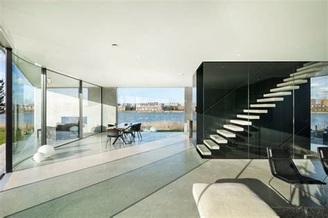 Mcclean Designs Creates Magnificent Modern Mansion San Vincente House