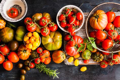How to plant & grow tomatoes: 5 Tricks for Starting Tomato and Peppers Seeds Indoors ...
