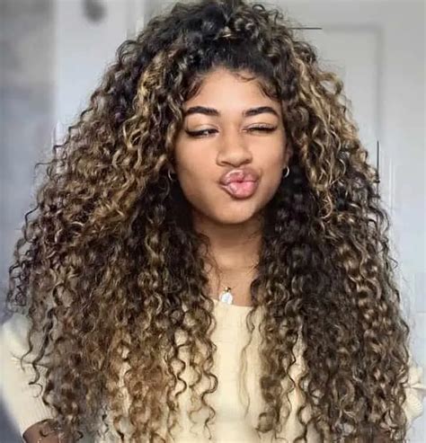 Must Try Curly Hair Highlights Trending In Hairstyle Camp