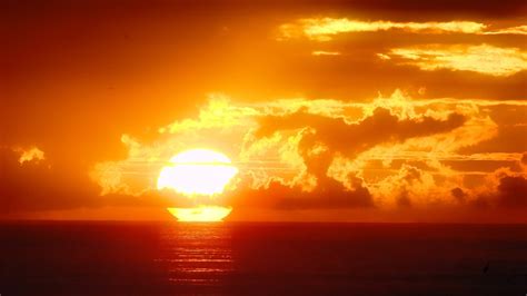 Beautiful Bright And Deep Sunset 1920x1080 Rwallpaper