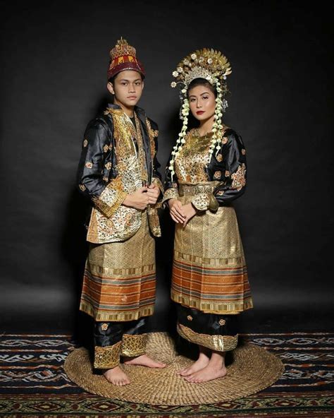 Bak Pre Wedding 10 Potret Awkarin And Alvin Dalam Pakaian Adat Aceh