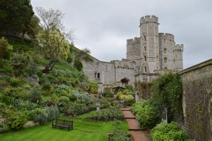 It is strongly associated with the english and succeeding british royal family, and embodies almost 1,000 years of architectural history. Windsor Castle