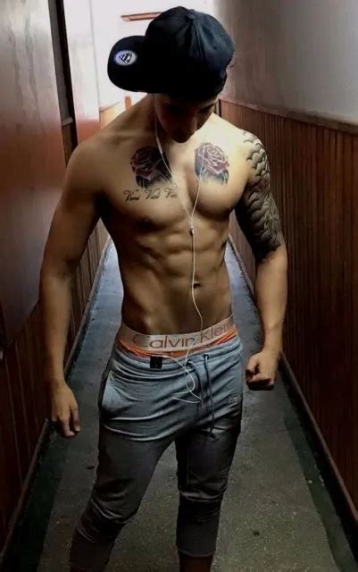 Shirtless Male Athletic Tattooed Muscular Jock Posing In Hallway Photo 4x6 D2 4 29 Picclick