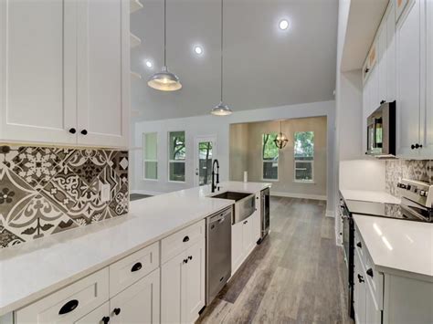 Our showroom is fully stocked with kitchen cabinets, bathroom cabinets, countertops. Pin by Roy True on 7th street Justin Texas | Kitchen ...