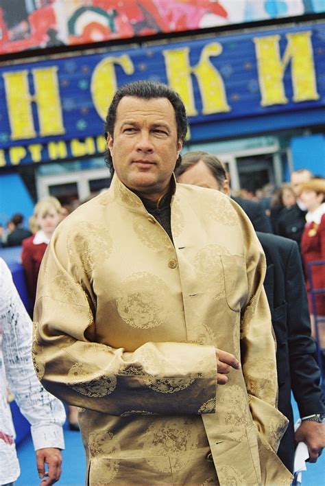Predator 2 is now 30 years old, and to celebrate, director stephen hopkins has revealed the steven. Steven Seagal: Das Vermögen des Filmschauspielers 2020