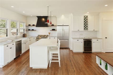 Although wood is a simple, classic flooring material, today's choices of finishes and wood types can be overwhelming. 7 Tips for Wood Flooring in a Kitchen - Bob Vila