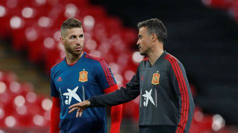 En vídeo, declaraciones del seleccionador en la rueda de prensa previa al debut en la. Sergio Ramos sends message of support to manager Luis ...