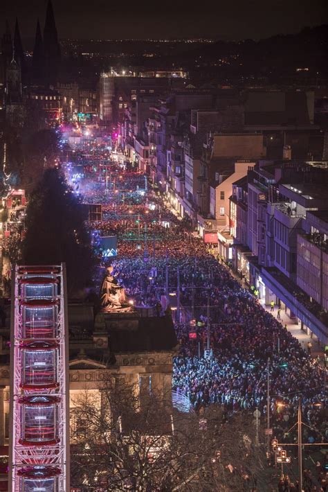Edinburgh Hogmanay Best Photos From Street Party And Fireworks As