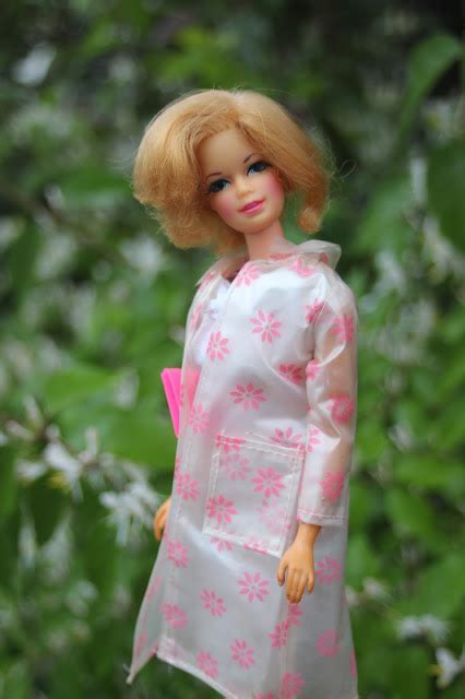 Planet Of The Dolls Doll A Day Short Flip Stacey Blonde