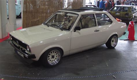 Im alter von 18 jahren absolvierte er eine schauspielausbildung in new york. Alter VW polo Stufenheck, gesehen auf dem Carstyling ...
