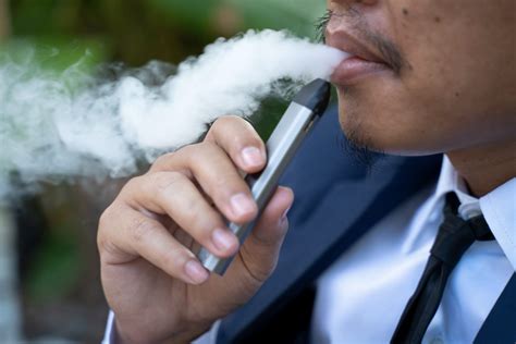9 Urgent Reasons To Stop Vaping Right Now The Healthy