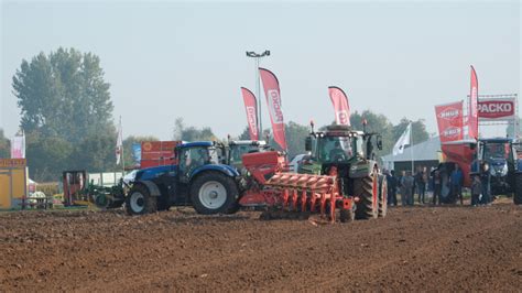 Het is immers geen statische beurs, maar een erg dynamische beurs met tal van demo's. WERKTUIGENDAGEN 2019 | Packo Agri