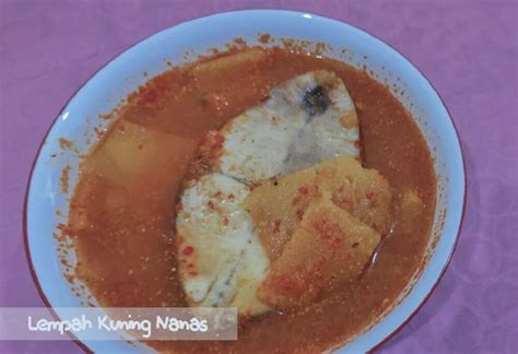Ia memperkenalkan kuliner khas bangka ini dengan meyakinkan bahwa lempah kuning yang akan dinikmati para undangan waktu itu kelezatannya tidak diragukan lagi. Menikmati Lempah Kuning Nanas, Kuliner Khas Bangka - SAMLEINAD