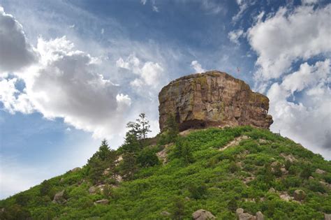 How To Hike To The Top Of Castle Rock Outthere Colorado Castle Rock
