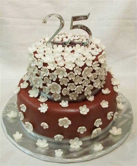 Made with love, inspired by childhood memories, future memories and. Order Elegant Anniversary Cake Online, Buy and Send ...