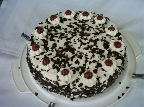 Ich sage „schwarzwald „kuchen und warte bis eure synapsen euch genau dieses. Schwarzwald - Kuchen