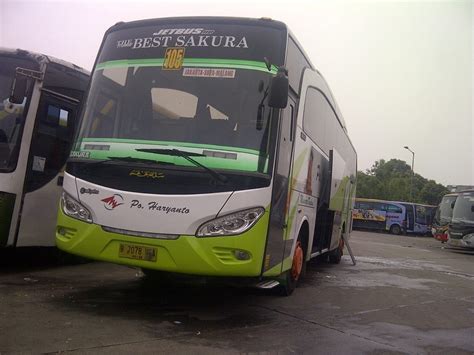 Buka puasa bersama karyawan dan penumpang po haryanto di garasi kudus #poharyanto. Po.Haryanto