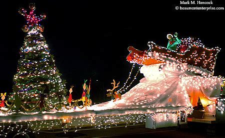 Go for this theme to emphasize a strong message of hope, blessedness and godly grace. PhotoJournalism: Lumberton Christmas Parade