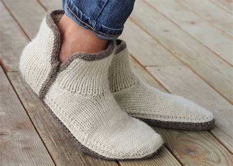 Simple Adult House Slippers Free Knitting Pattern Knitting Pattern My