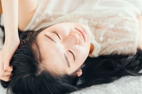 【人体の雑学】寝ている時に頭の中で爆発音がすることがある？ Gakusha