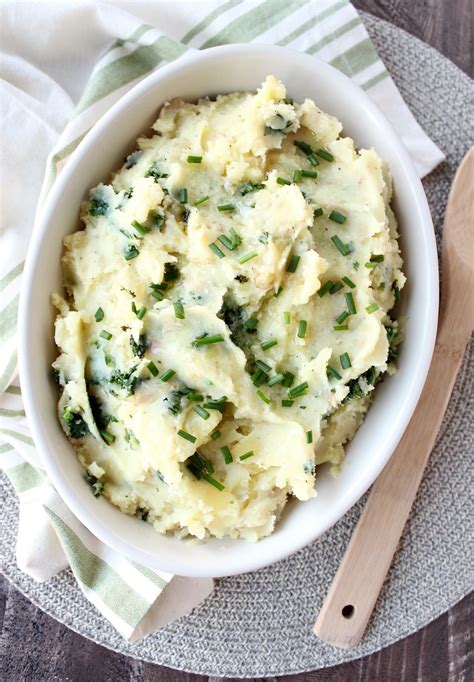 Roasted Garlic And Kale Vegan Mashed Potatoes