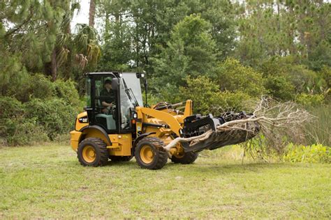 Cat 903d Compact Wheel Loader Focuses On Performance Operator Comfort