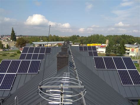 Fotowoltaika jest domową elektrownią słoneczną, produkującą prąd, która pozwala uniezależnić się od dostaw i kosztów energii. Fotowoltaika, elektrownie słoneczne, projekt, sprzedaż