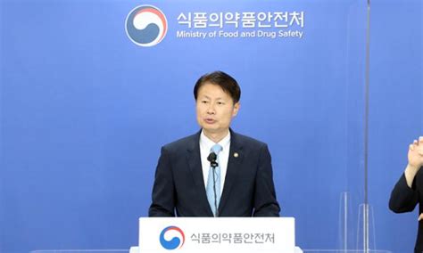 Az·얀센백신 같은 부작용…전문가 벡터가 원인일수도. "예방효과 94.1%" 모더나 백신 허가...이르면 다음달 공급