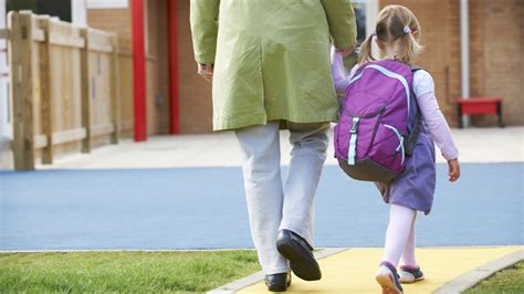 10 Embarrassing School Drop Off And Pick Up Moments From Moms Who