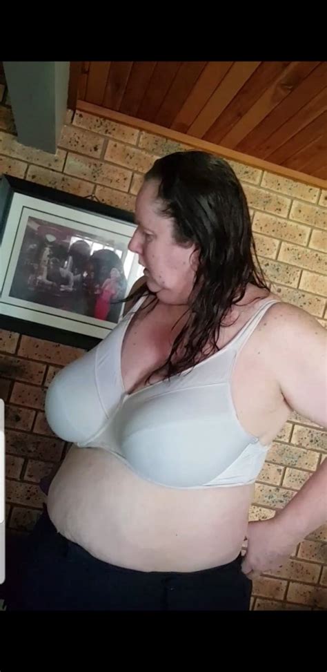 Busty Wife With The Tits In Their Holders Oyster66