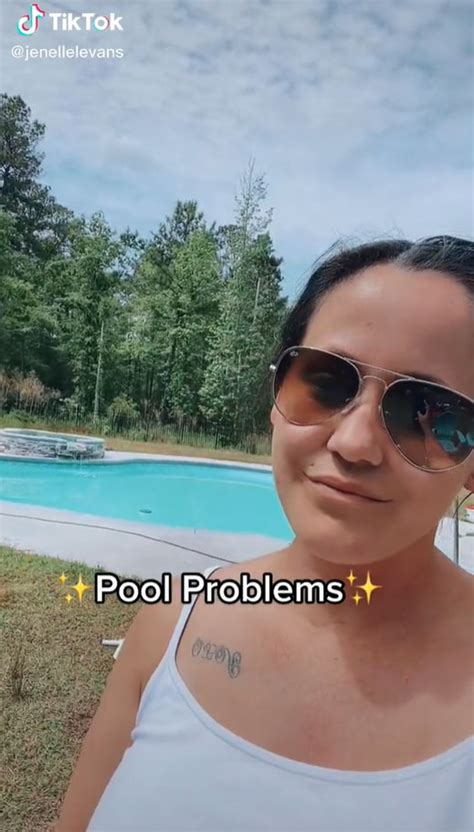 Teen Mom Jenelle Evans Shows Off Bare Butt In Thong Bikini In Pool