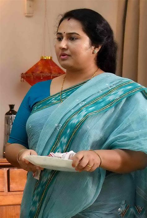 Malayalam Serial Actress Reshmi Boban Latest Photos - idnsek
