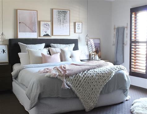Dengan material kayu solid yang kami gunakan sebagai. 40 Desain Kamar Tidur Sederhana Tapi Unik Keren Terbaru ...