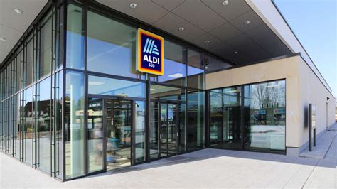 In den filialen vor ort ist er nicht vorrätig. Aldi-Teppich am Eingang hat Geheim-Funktion - die nur die ...