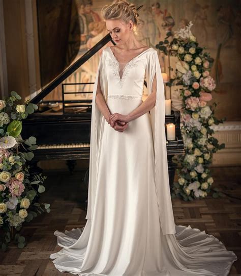 Celtic Wedding Dress Sleeved Wedding Dress Lace Wedding Etsy In 2020